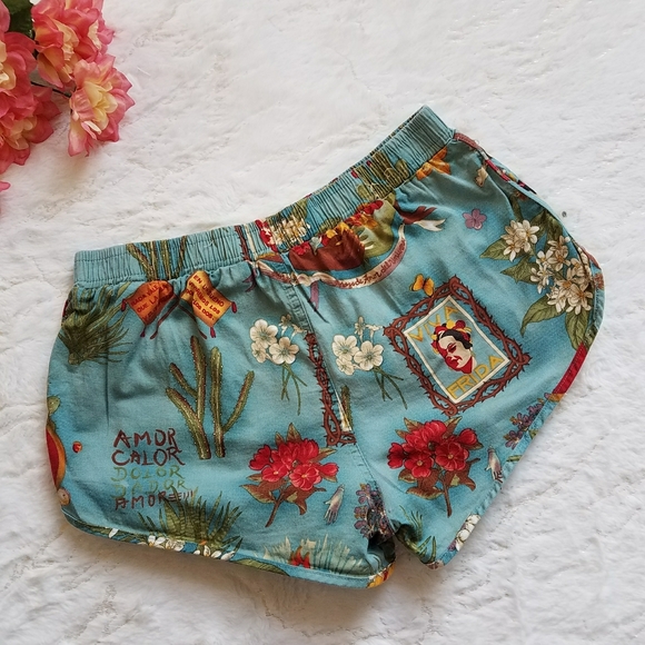 Frida Kahlo Shorts - Picture 4 of 8